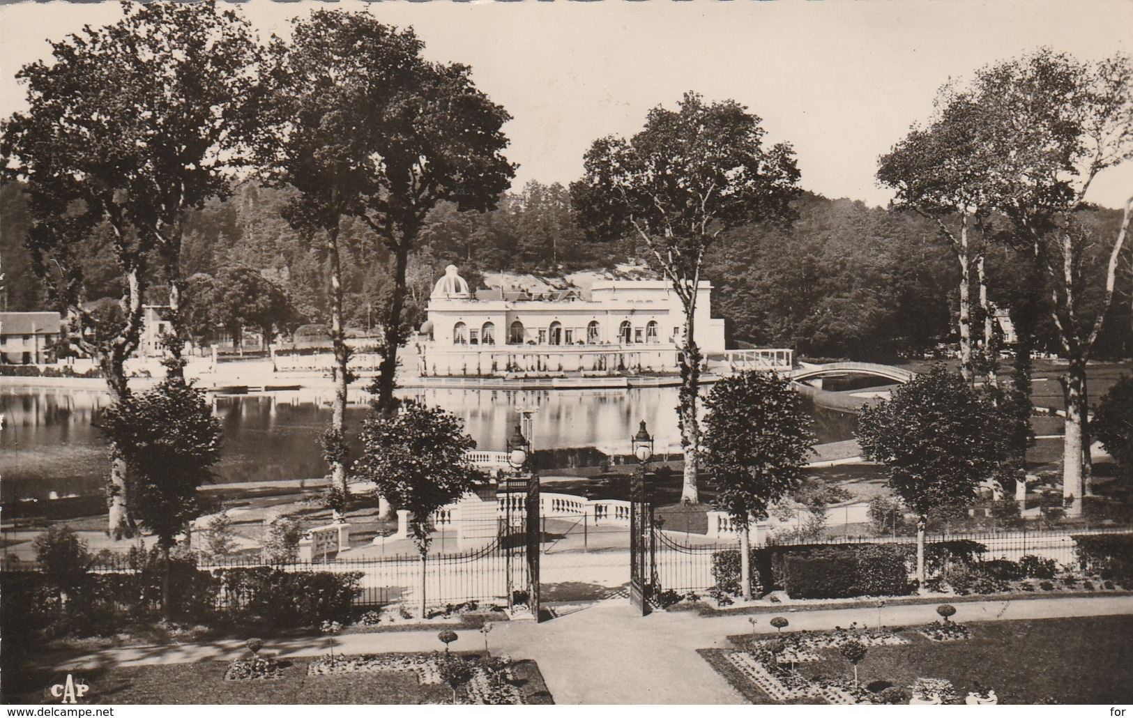 Orne : BAGNOLES-de-L'ORNE : Le Casino Du Lac Vu Du Grand Hotel  : Photo Vérit. - Bagnoles De L'Orne