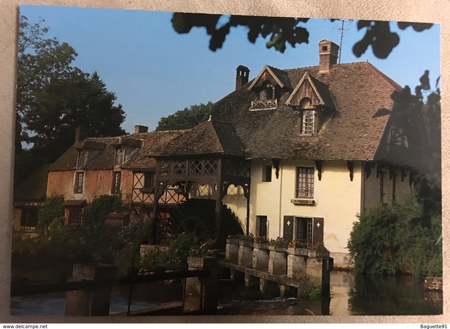 Fourges Le Célèbre Moulin Sur Le Bord De L’Epte - Fourges