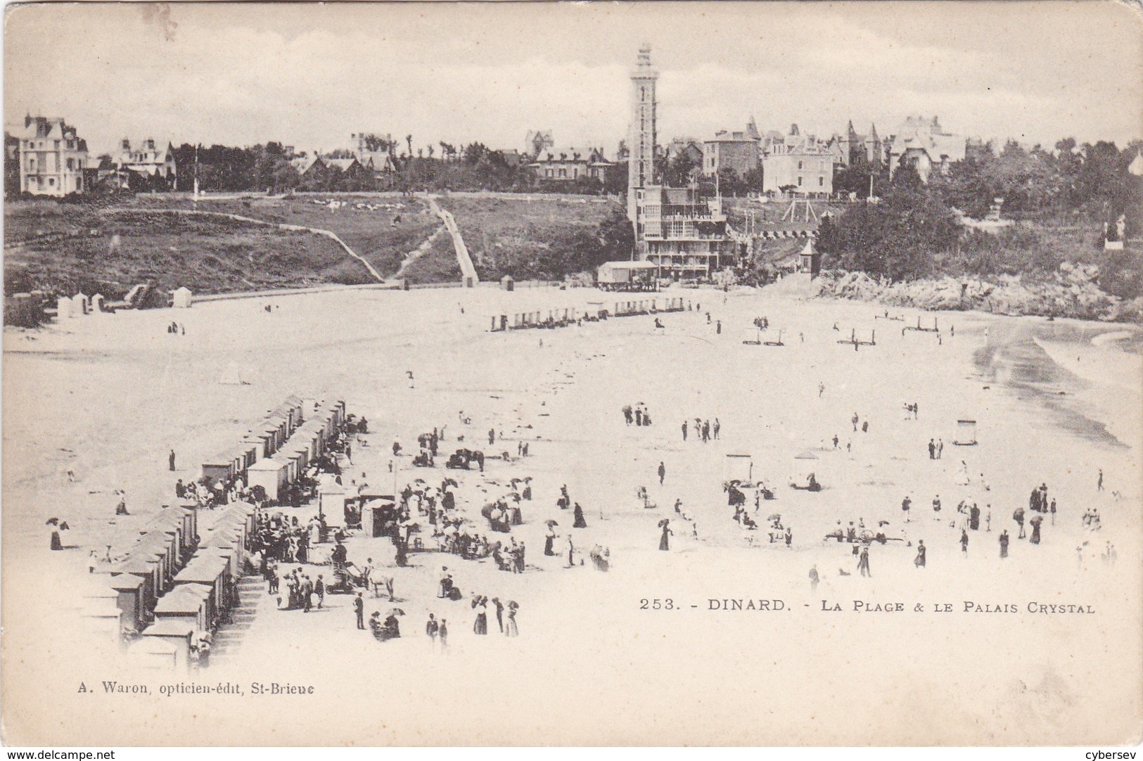 DINARD - La Plage Et Le Palais Crystal - Dinard