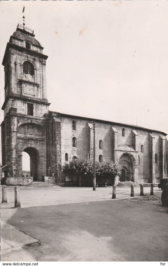 Pyrénées-atlantiques : URRUGNE : L'église  Le Clocher ( Photo Vérit. ) - Urrugne