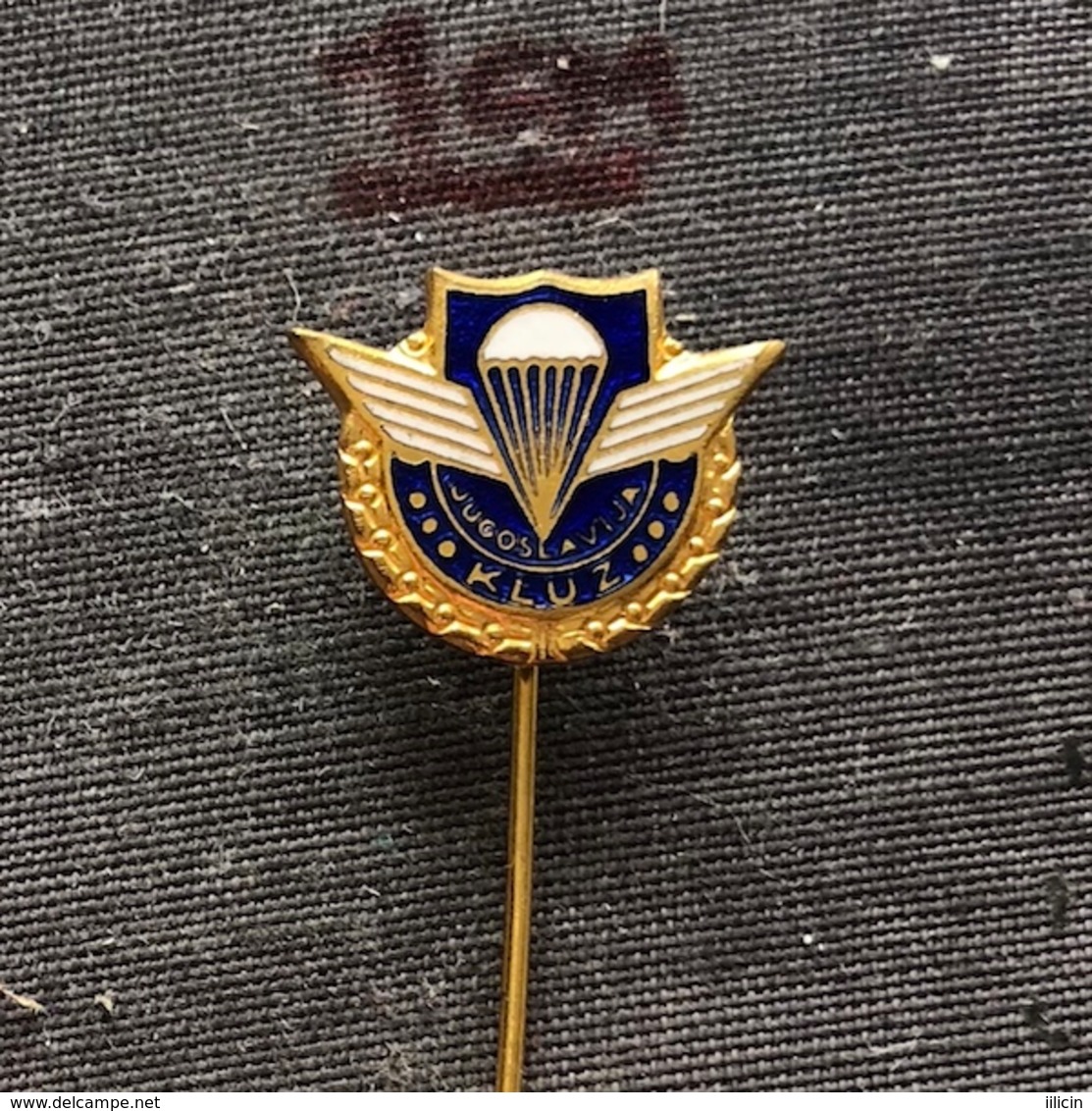 Badge (Pin) ZN006837 - Military (Army) Parachuting (Fallschirmspringen) Aviation Yugoslavia Franjo Kluz - Militaria