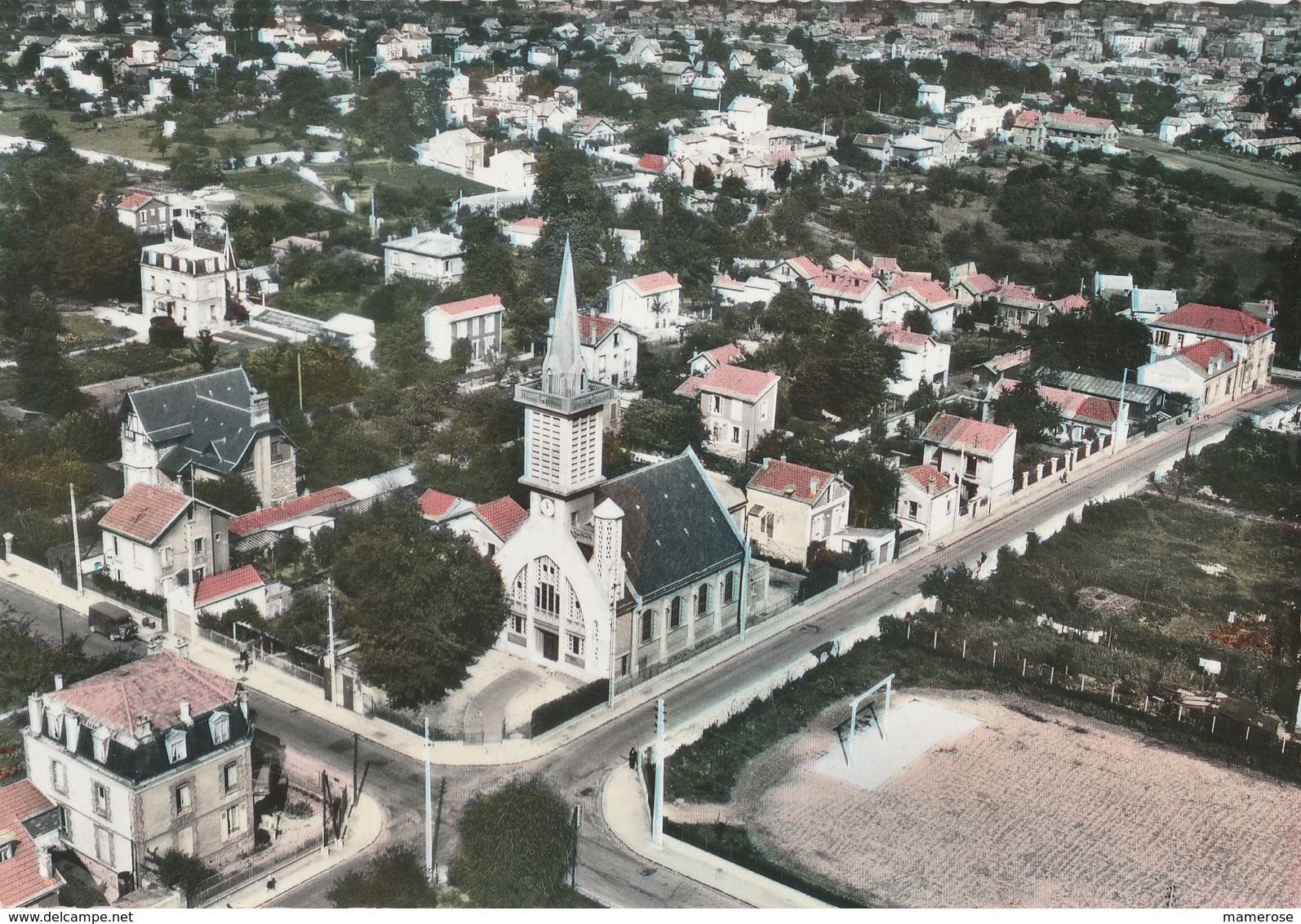 NEUILLY-PLAISANCE (93). Chapelle Du Plateau, Chapelle D'Avron. En Avion Au-dessus De ... - Neuilly Plaisance