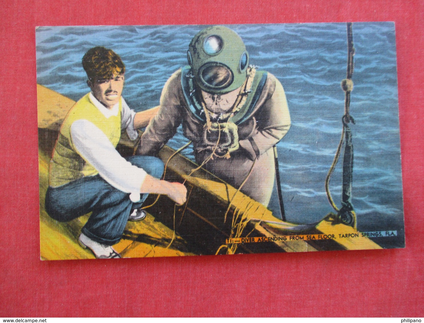 Deep Sea Diver Ascending From Sea Floor Tarpon Springs Florida  Ref 2924 - Autres & Non Classés