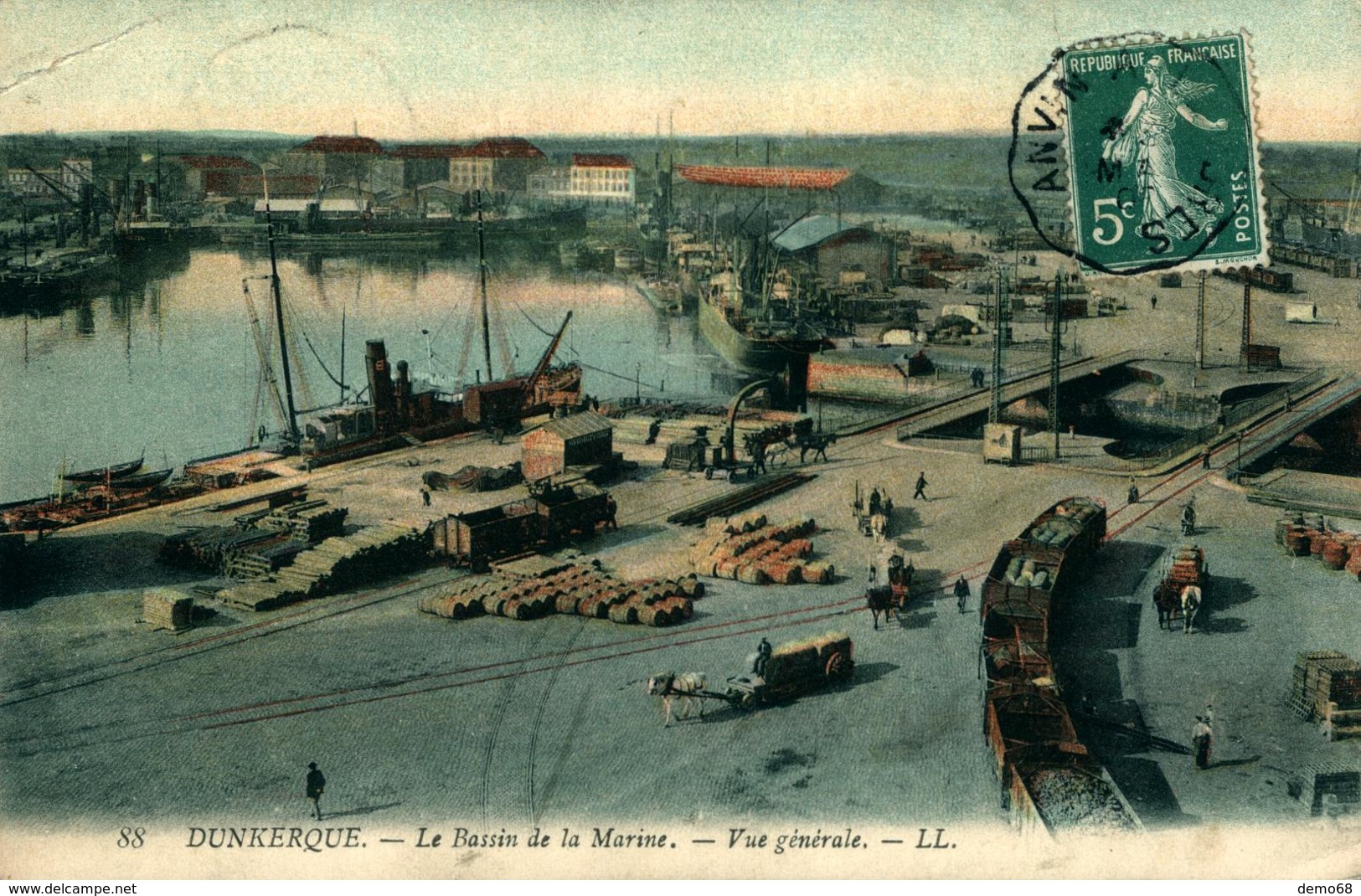 DUNKERQUE CPA 59 Nord  Le Bassin De La Marine Vue Générale LL - Dunkerque