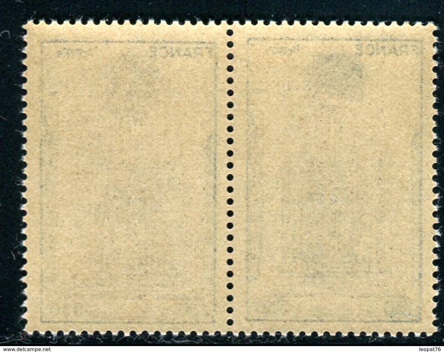 France - N° 666 - 1 Exemplaire Bleu Clair Tenant à 1 Normal   , Neufs ** - Ref VJ79 - Unused Stamps