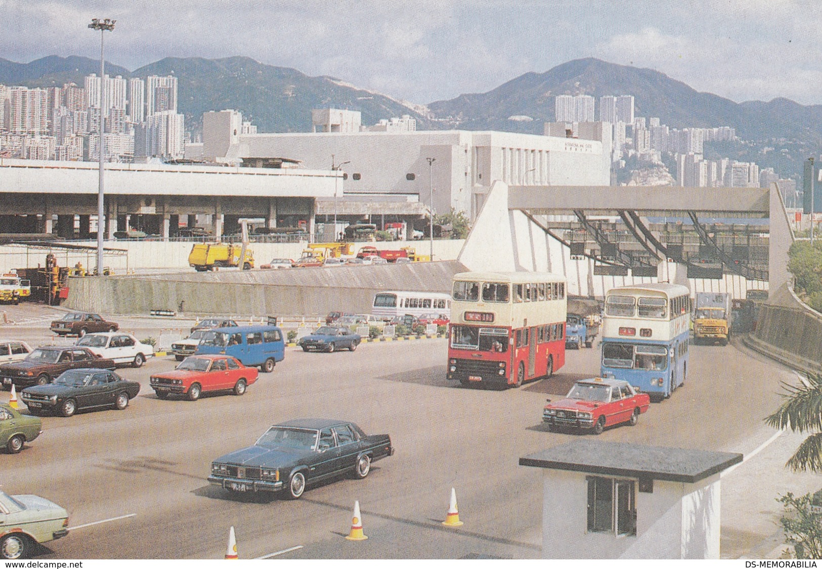 Hong Kong - Kowloon Entrance Of Cross Harbour Tunnel Old Cars Doubledeck Bus - Cina (Hong Kong)
