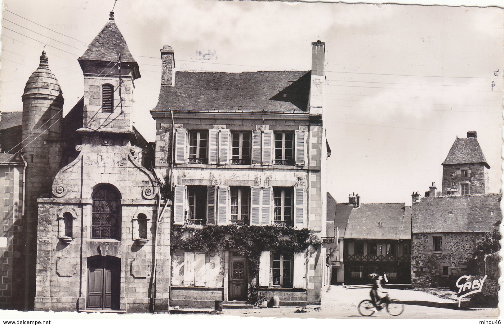 PONTIVY : CPSM P.F. CRANTEE DE 1953.CHAPELLE ST. YVY.N°34.ANIMEE VELO.B.ETAT.PETIT PRIX.COMPAREZ!!! - Pontivy