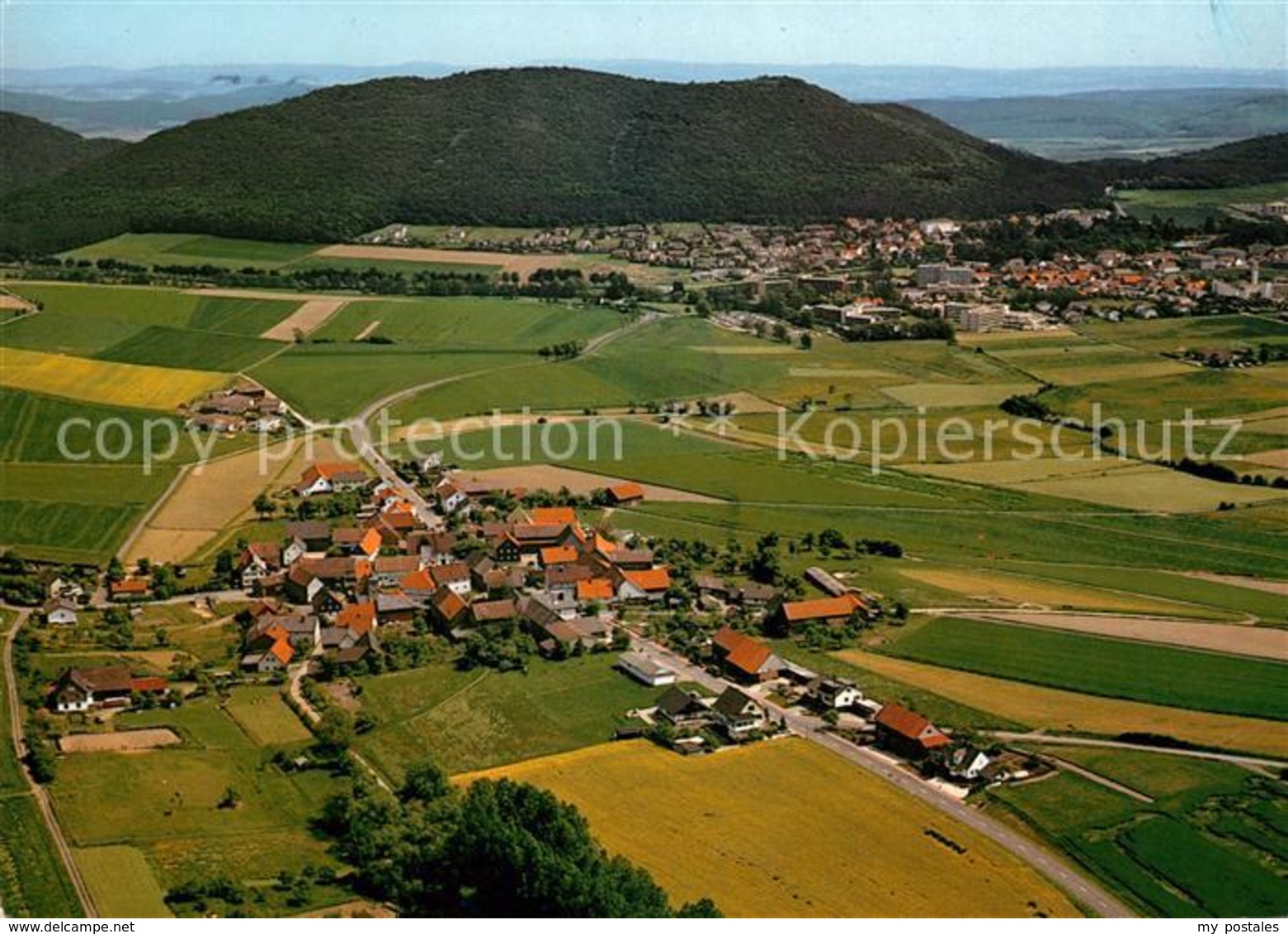 73147613 Albertshausen Waldeck Mit Blick Auf Reinhardshausen Fliegeraufnahme Alb - Bad Wildungen