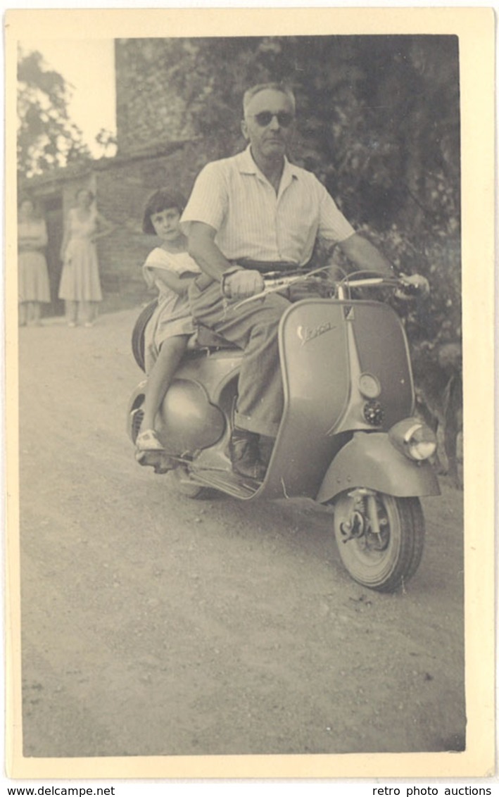 TB Photo Homme Et Enfant Scooter Vespa - Religion & Esotérisme