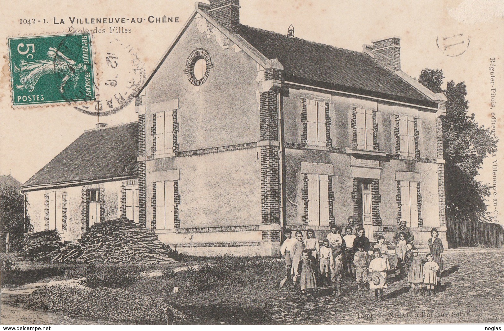 LA VILLENEUVE AU CHENE - L'ECOLE DES FILLES - BELLE CARTE ANIMEE - - Sonstige & Ohne Zuordnung