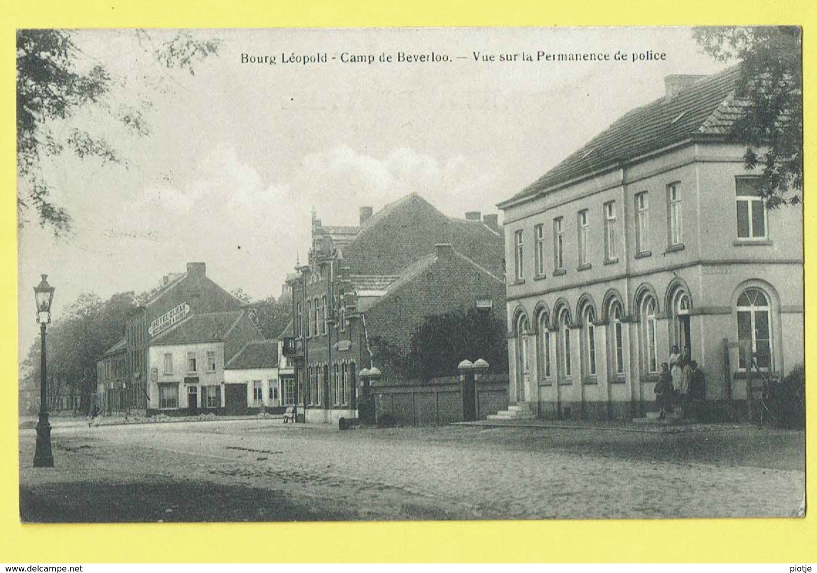 * Leopoldsburg - Bourg Léopold (Limburg) * Camp De Beverloo, VUe Sur La Permanence De Police, Hotel St Jean, TOP, Unique - Leopoldsburg (Kamp Van Beverloo)