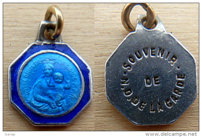 NM-511Médaille Hexagonale émaillée Bleue N.D. De La Garde - Religion & Esotérisme