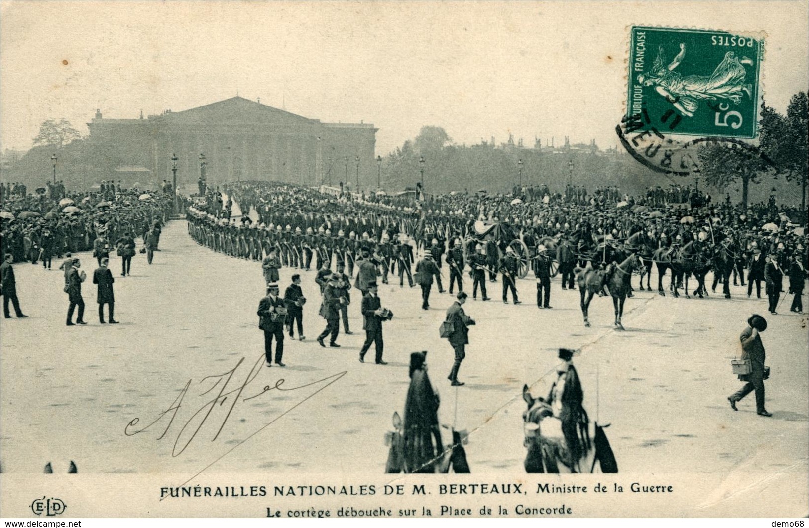 Funérailles Nationales De M BERTAUX Ministre De La Guerre (Place De La Concorde) PARIS - Funerales