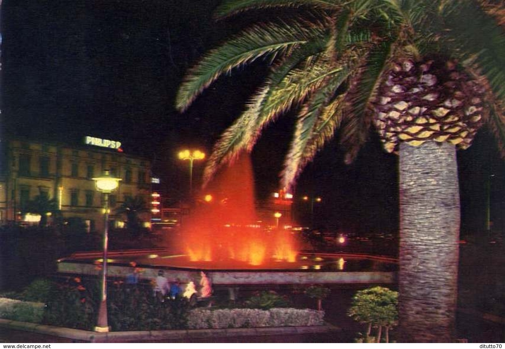 Viareggio - Di Notte - Fontana Luminosa - Piazza G.mazzini - Formato Grande Viaggiata – E 5 - Viareggio