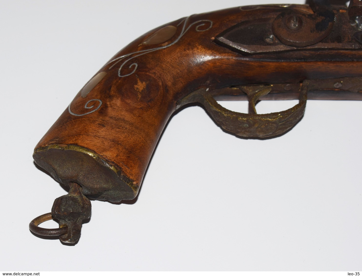 Reproduction De Pistolet à Silex Style Oriental Ou Mexicain Décor De Nacre - Armi Da Collezione