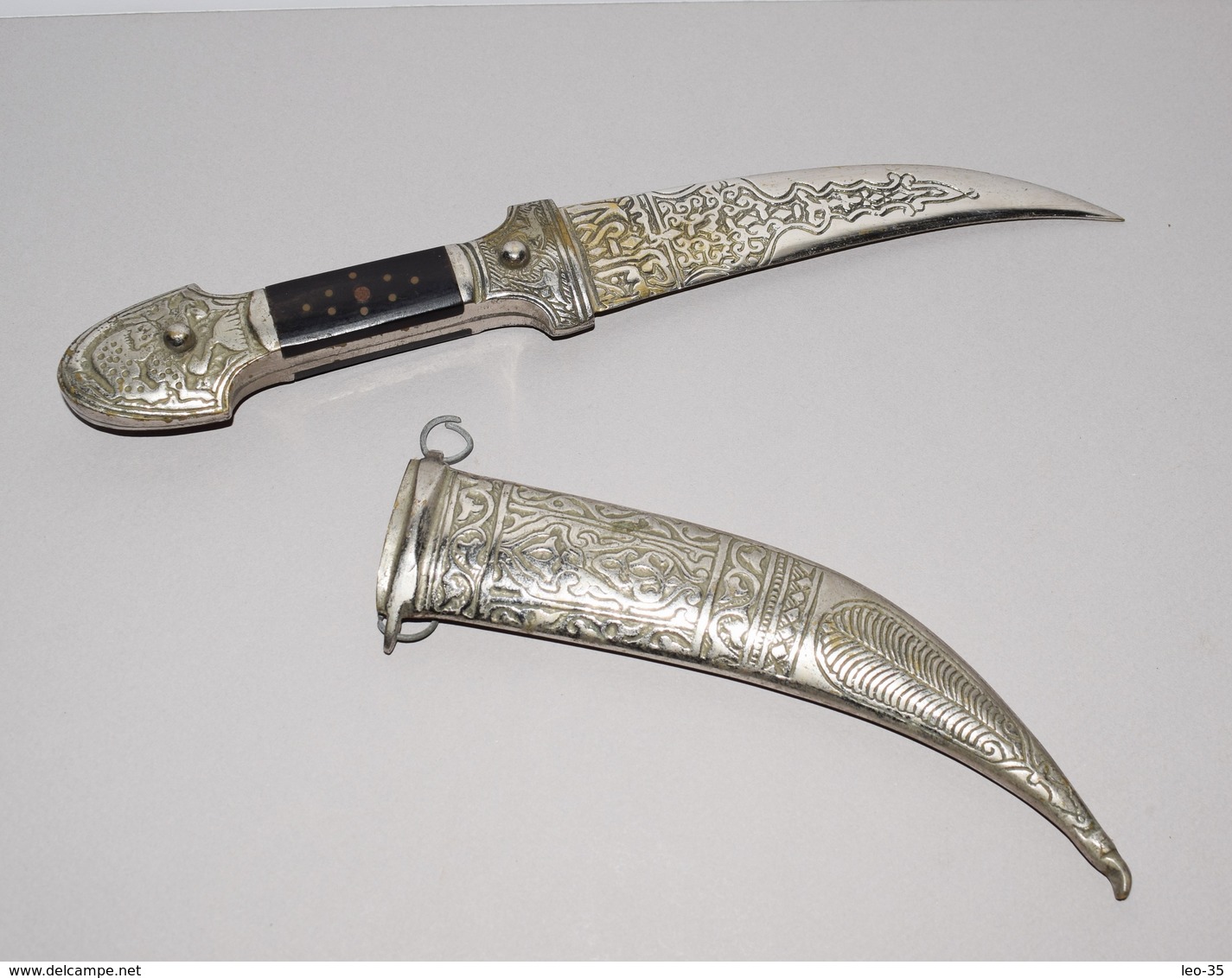 Couteau poignard décoratif nord africain