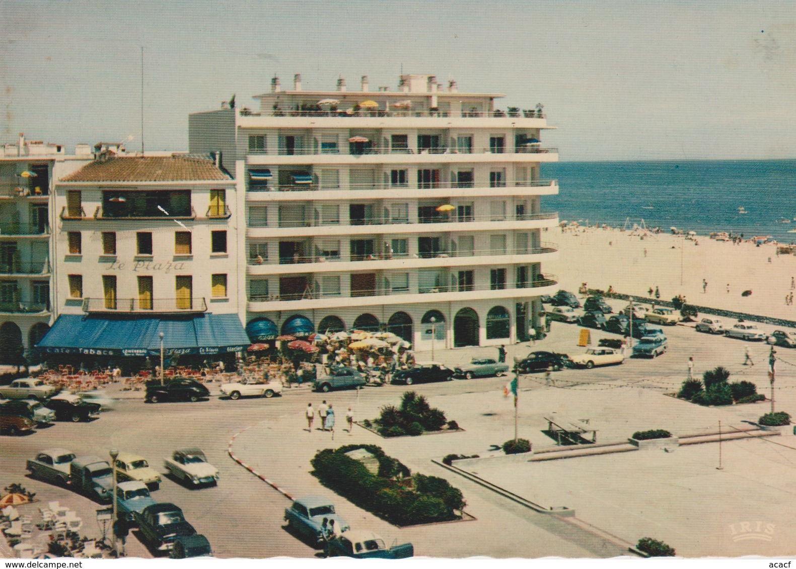 Carrefour De La Plage, à Canet-Plage (66) - - Canet Plage