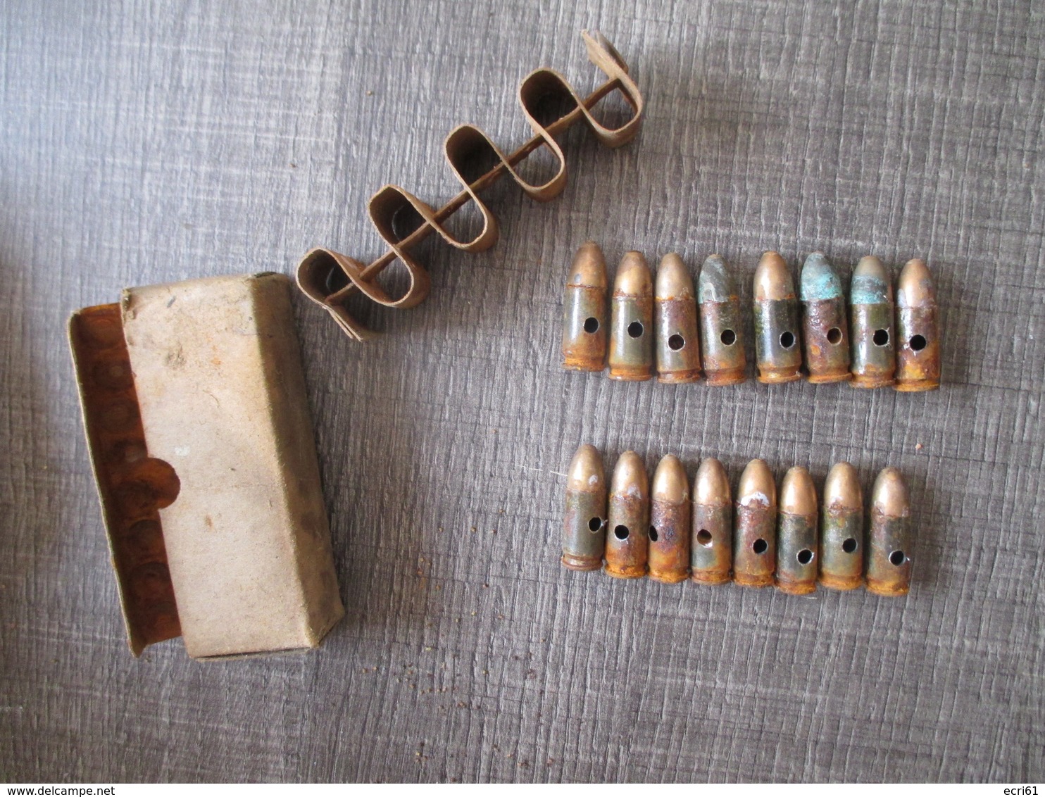 Boite De 16 Cartouches 9mm  Allemande Neutralisées - Decorative Weapons