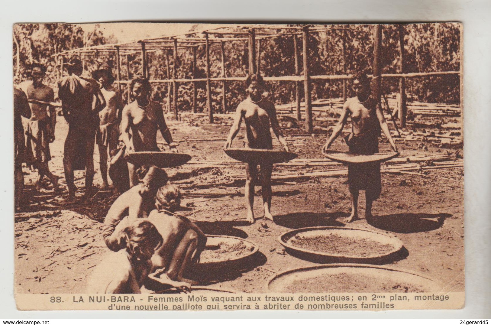 3 CPSM CAMBODGE - La Nui Bara : Jeunes Femmes Cambodgiennes (dénudées) Et Leurs Enfants Et Moïs Scènes De La Jarre,.... - Cambodge