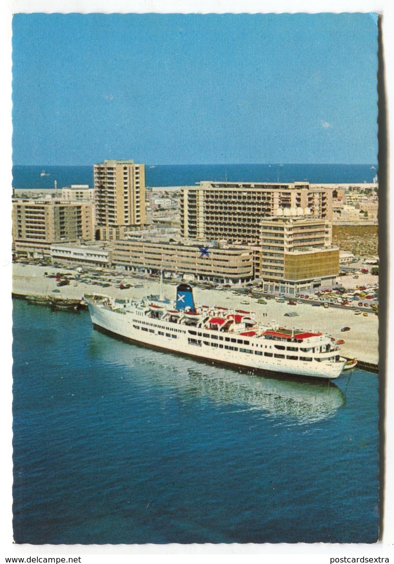 Dubai, United Arab Emirates - Waterfront, Cruise Liner - 1970's Modern-size Postcard - Dubai