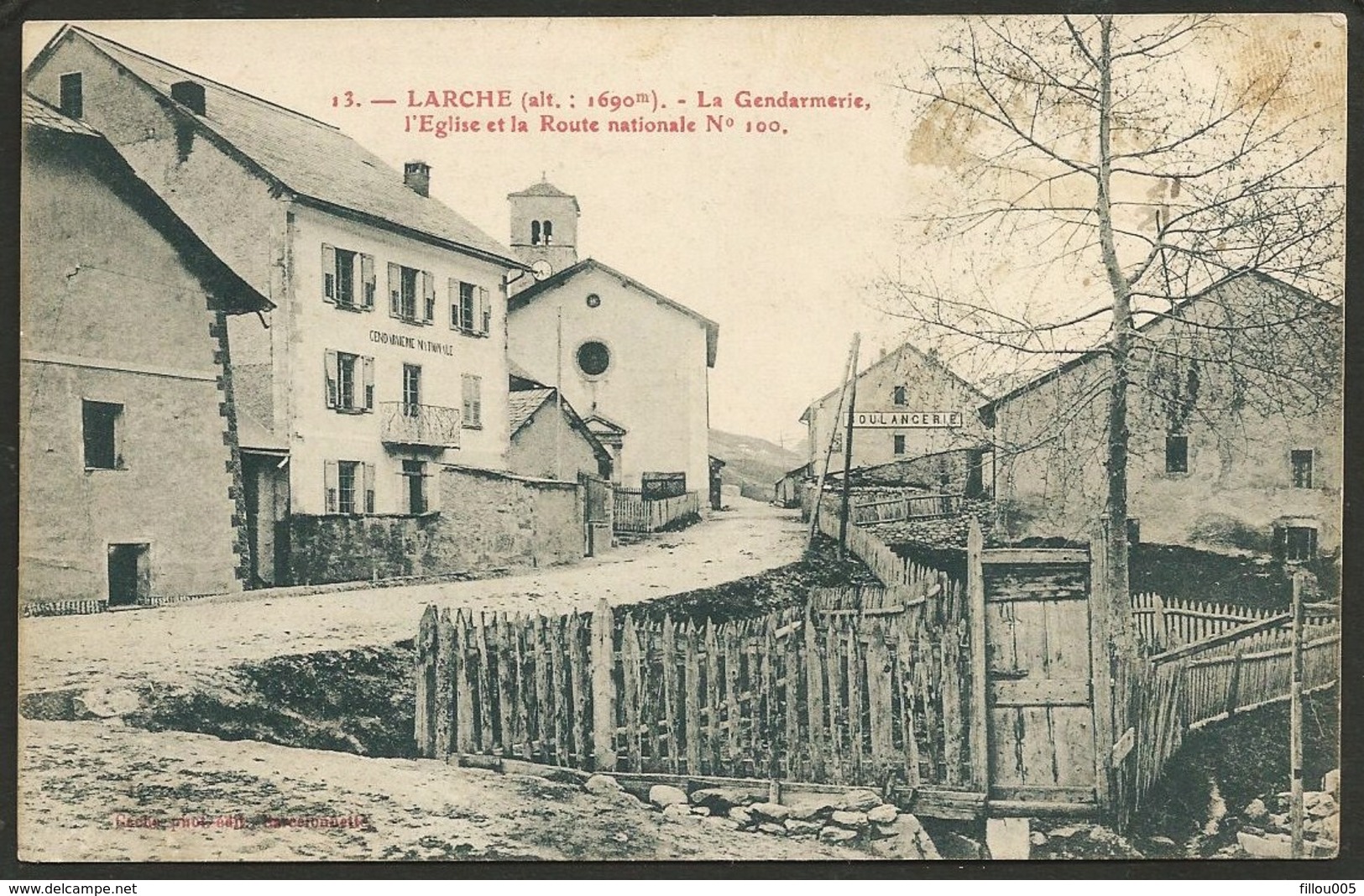 04  LARCHE  ( ALPES- HTE- PROVENCE ) BOULANGERIE...GENDARMERIE..EGLISE.....C26122 - Autres & Non Classés