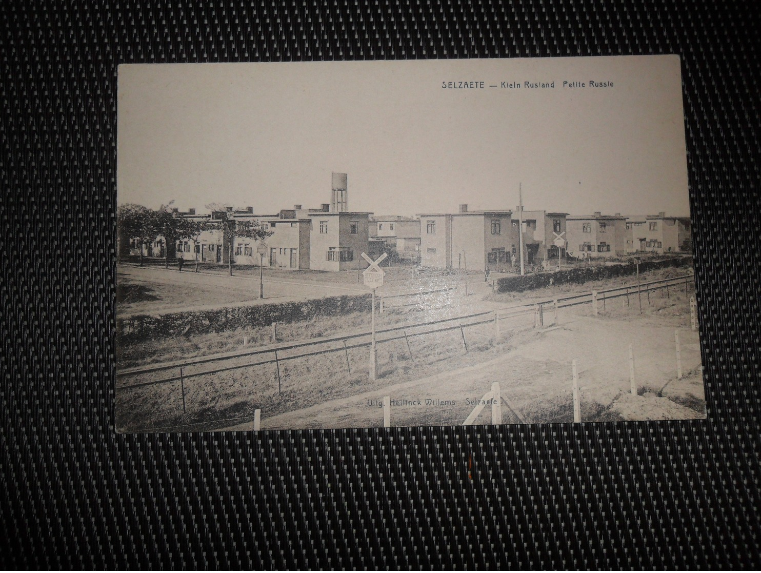 Très beau lot de 60 cartes postales de Belgique     Zeer mooi lot van 60 postkaarten van België  - 60 scans