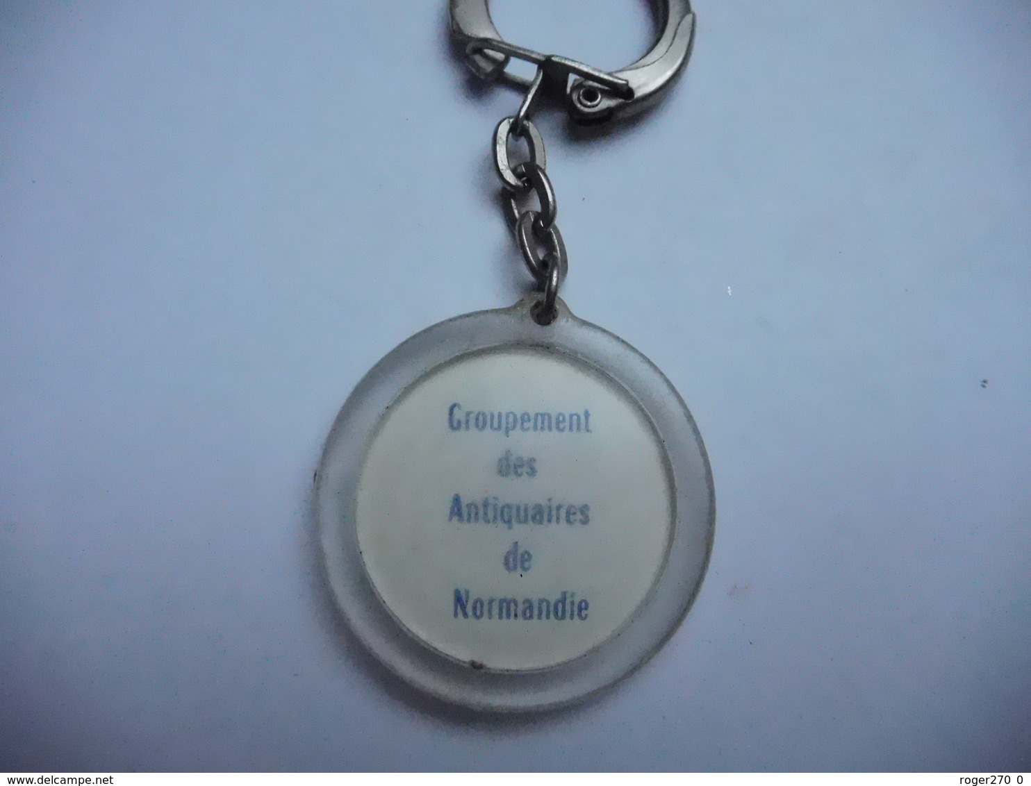 Beau Porte Clés , Groupement Des Antiquaires De Normandie - Key-rings