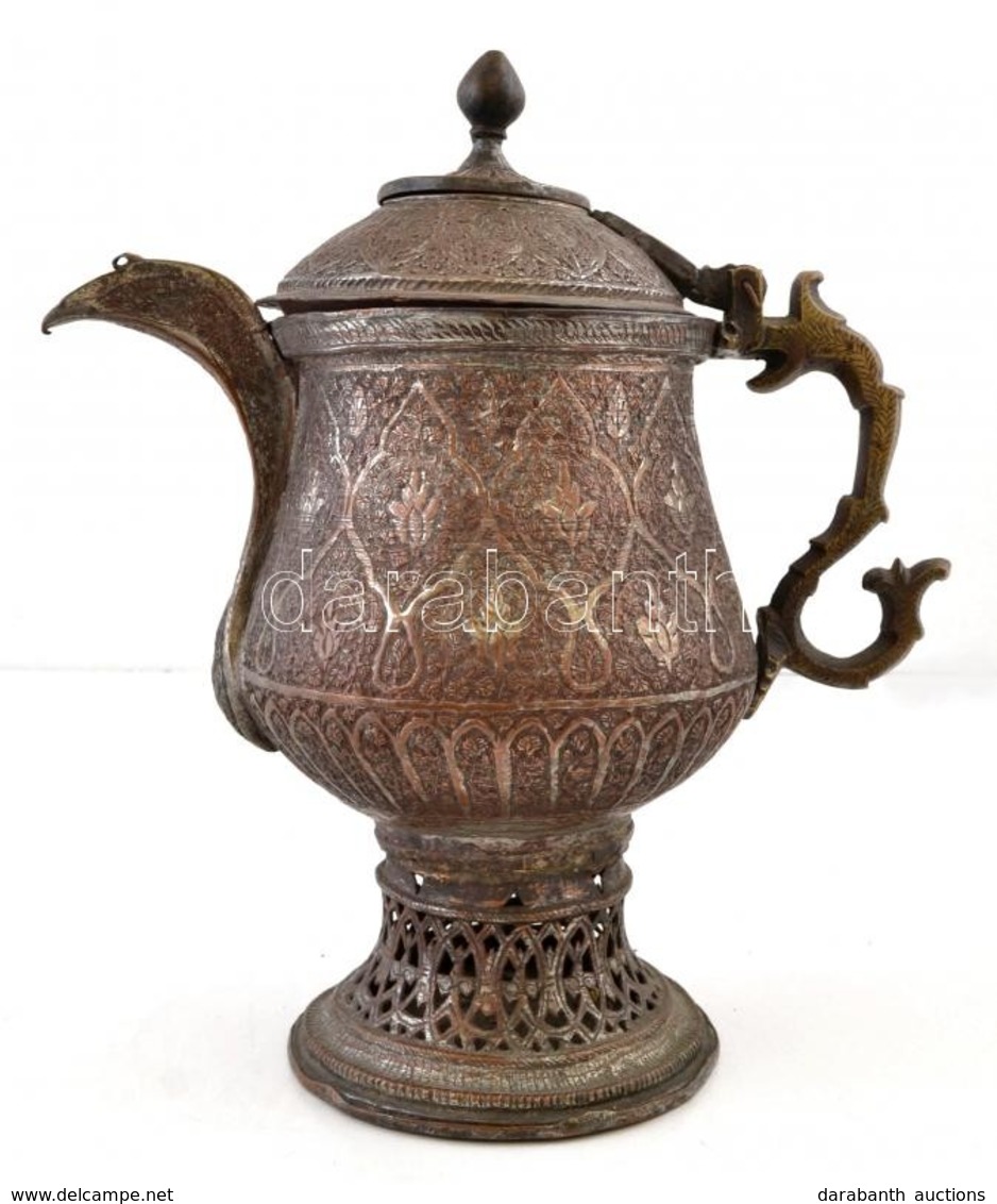 Cca 1900 Antik Kasmíri ónozott Réz Teáskanna, Jelzés Nélkül, Kopásokkal, M: 34,5 Cm /

Cca 1900 Antique Kashmiri Tinned  - Other & Unclassified