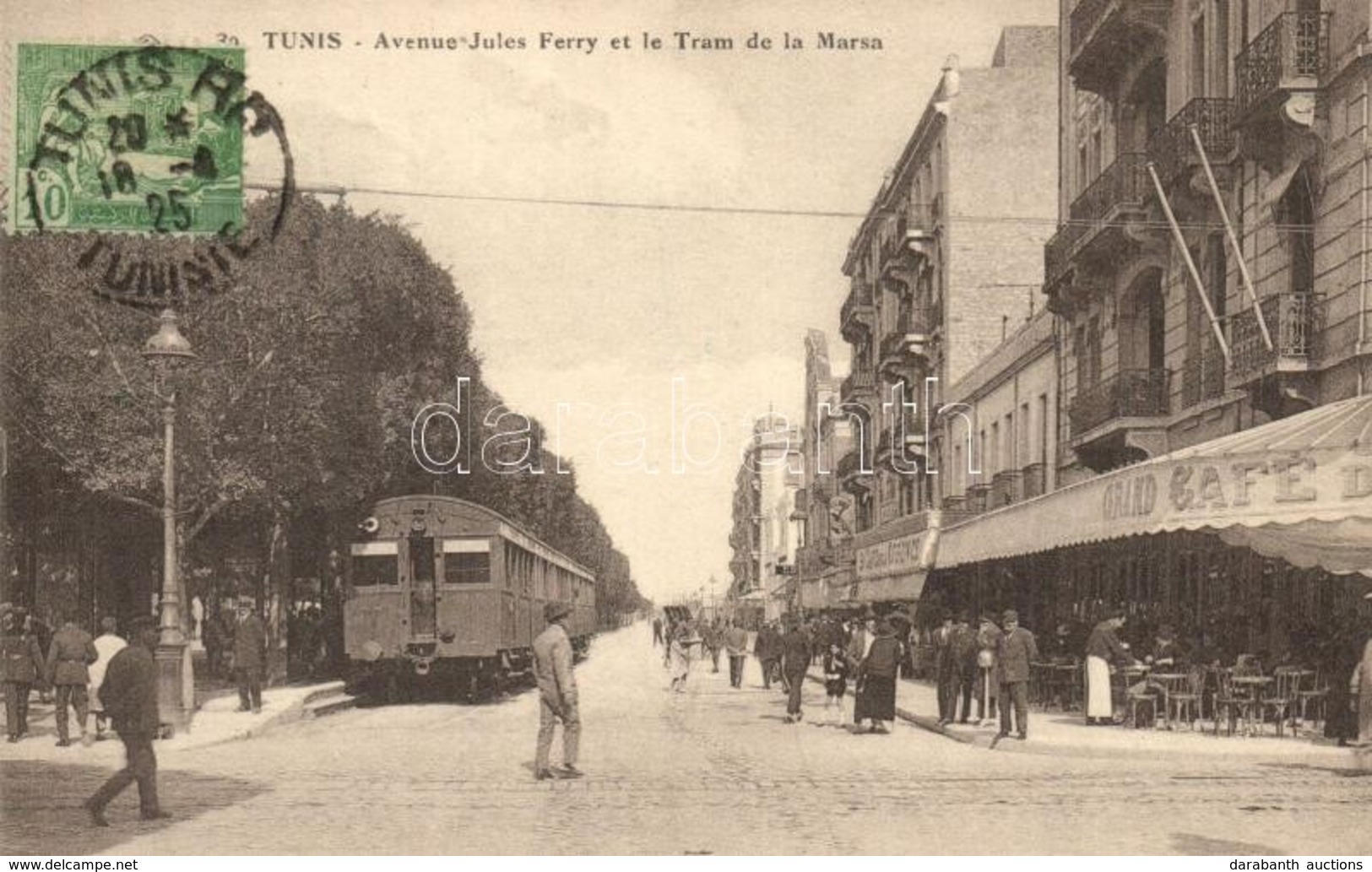 T2 Tunis, Avenue Jules Ferry Et Le Tram De La Marsa / Street View With Tram In The Stop, Grand Cafe. TCV Card - Unclassified