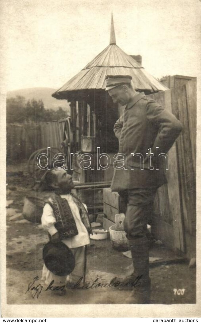 * T2/T3 Egy Kis Különbözet. Els? Világháborús Osztrák-magyar Katona Felvidéki Törpe Mellett / WWI K.u.K. Military, Soldi - Non Classificati