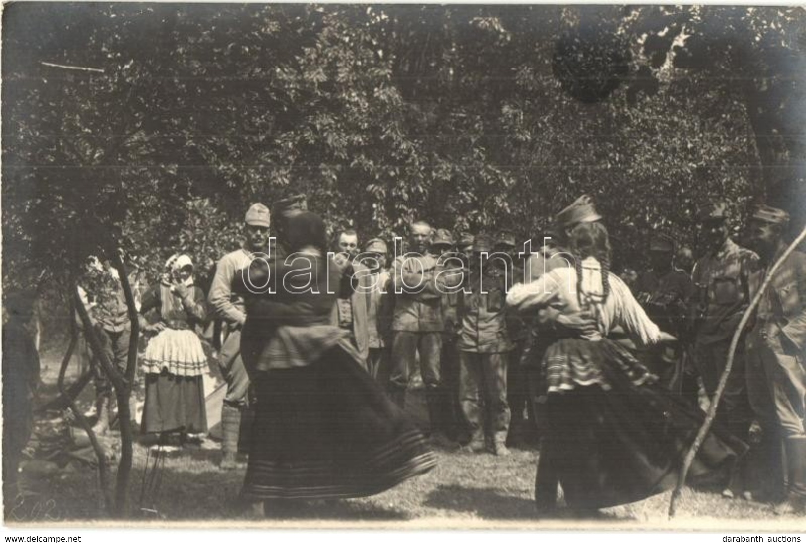 ** T2 K.u.K. Katonák Hölgyekkel Táncolnak / Austro-Hungarian Soldiers Dancing With Local Ladies. Photo - Non Classificati