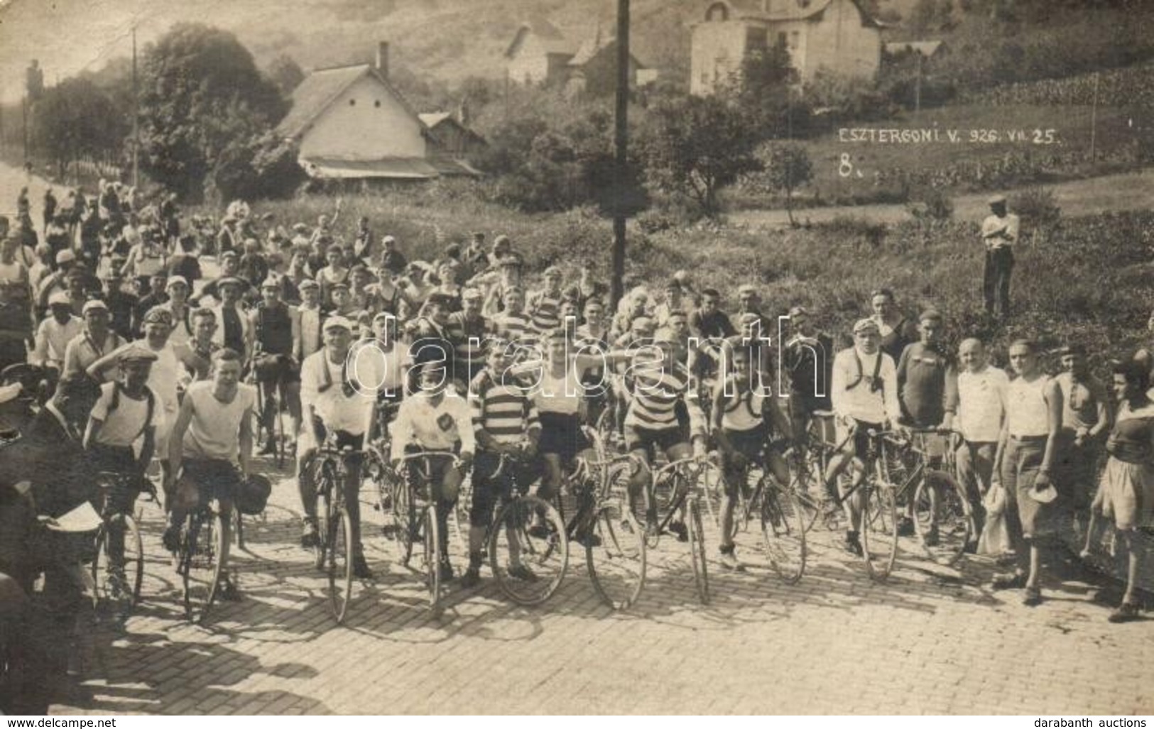 ** T2/T3 1926 Esztergomi V. Kerékpárverseny Július 25-én. Csoportkép A Kerékpárversenyz?kkel / Hungarian Bicycle Race Wi - Non Classificati