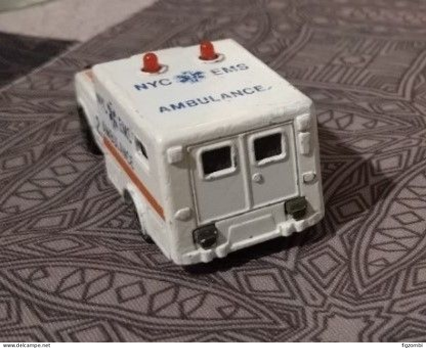 Majorette Ambulance NYC EMS - Majorette