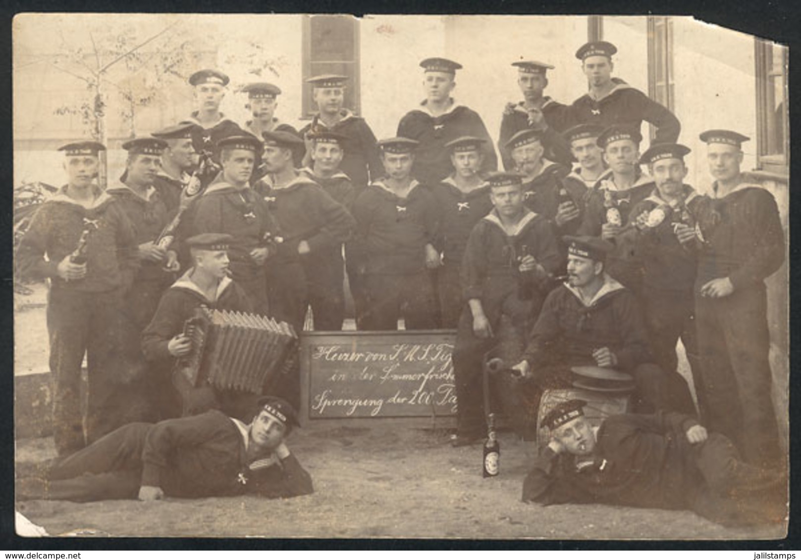 57 GERMANY: Photograph Of Sailors Of S.M.S. Tiger, Circa 1900, One Corner Torn - 1801-1900