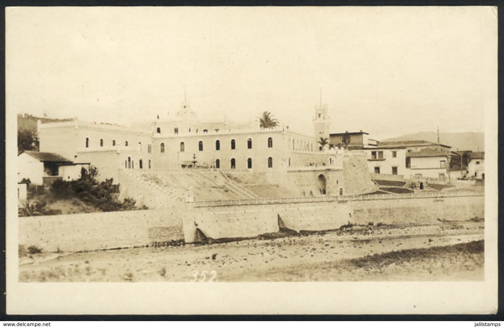 1056 HONDURAS: Real Photo PC With View Of The Presidential House In Tegucigalpa, Dated 192 - Honduras