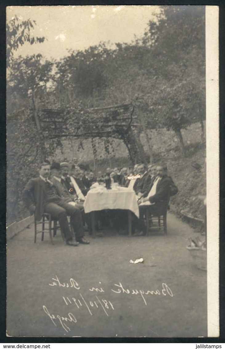 1165 ITALY: SANTA MARGHERITA LIGURE: Banquet Al Fresco, Real Photo PC Dated 1911 - Autres & Non Classés