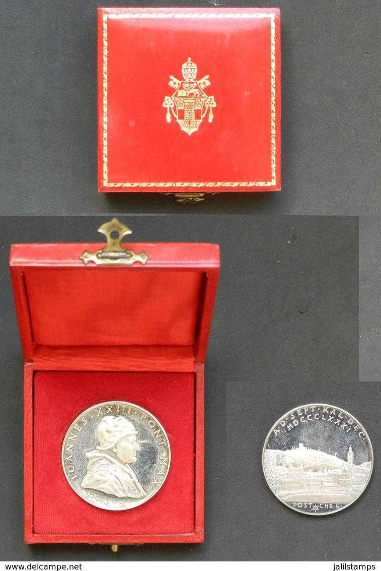 1662 VATICAN: Pope John XXIII, Medal In The Original Case, Year 1961, VF Quality - Autres & Non Classés