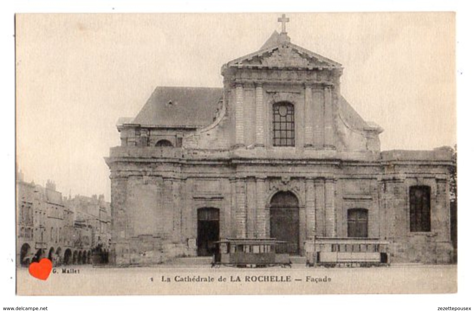 36883-ZE-17-La Cathédrale De LA ROCHELLE-Façade------------tramways - La Rochelle