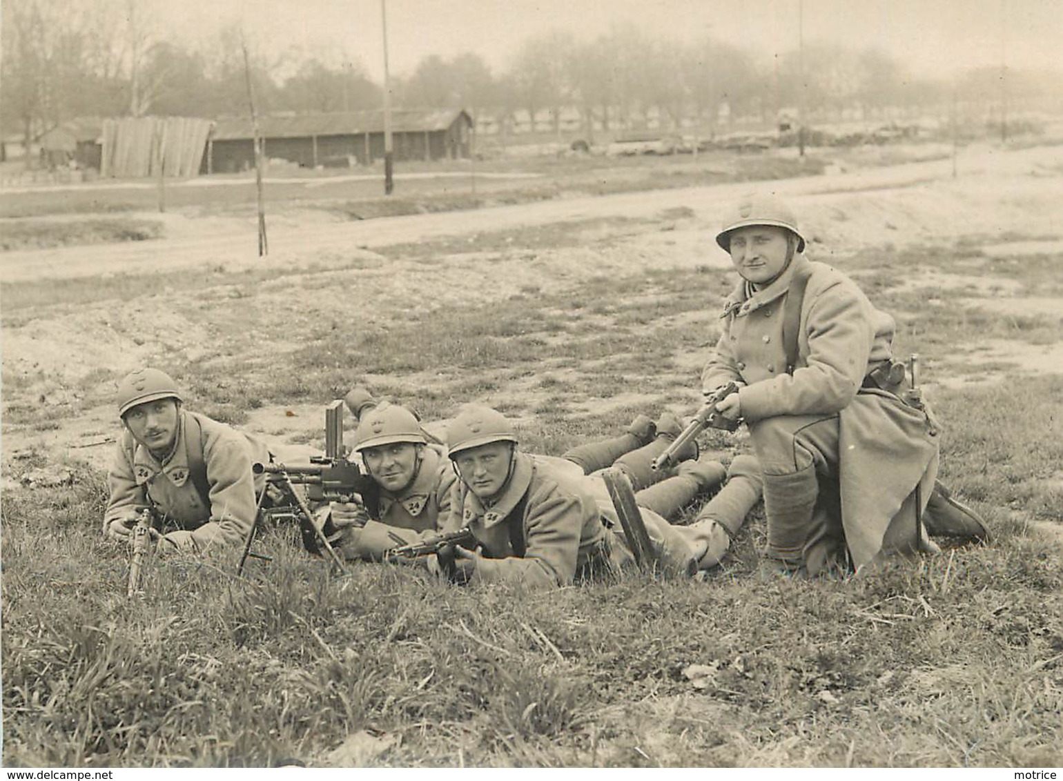 24em REGIMENT Camp D'entrainement (mitrailleuse) En 1930,carte Photo Recoupée Format 9cm X 12cm Environ. - Guerre, Militaire