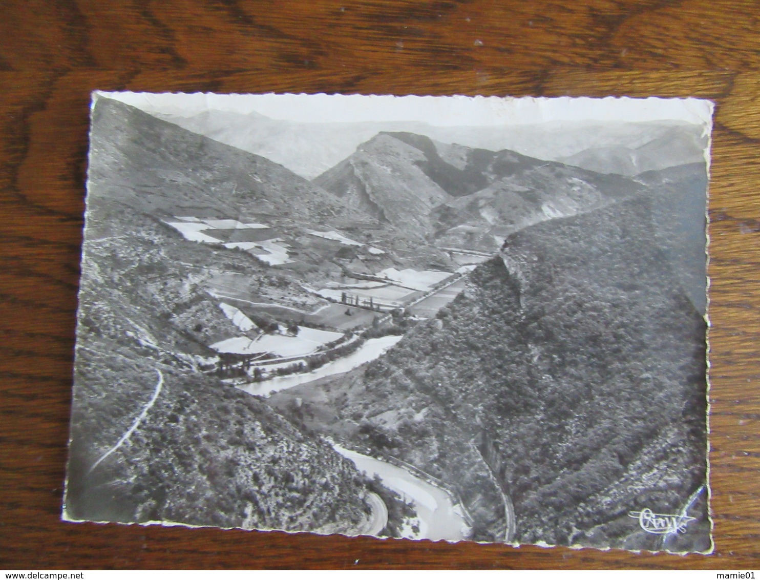 Saillans   ( Drôme ) Vue Aérienne    La Vallée De La Drôme Vers Le Détroit - Autres & Non Classés