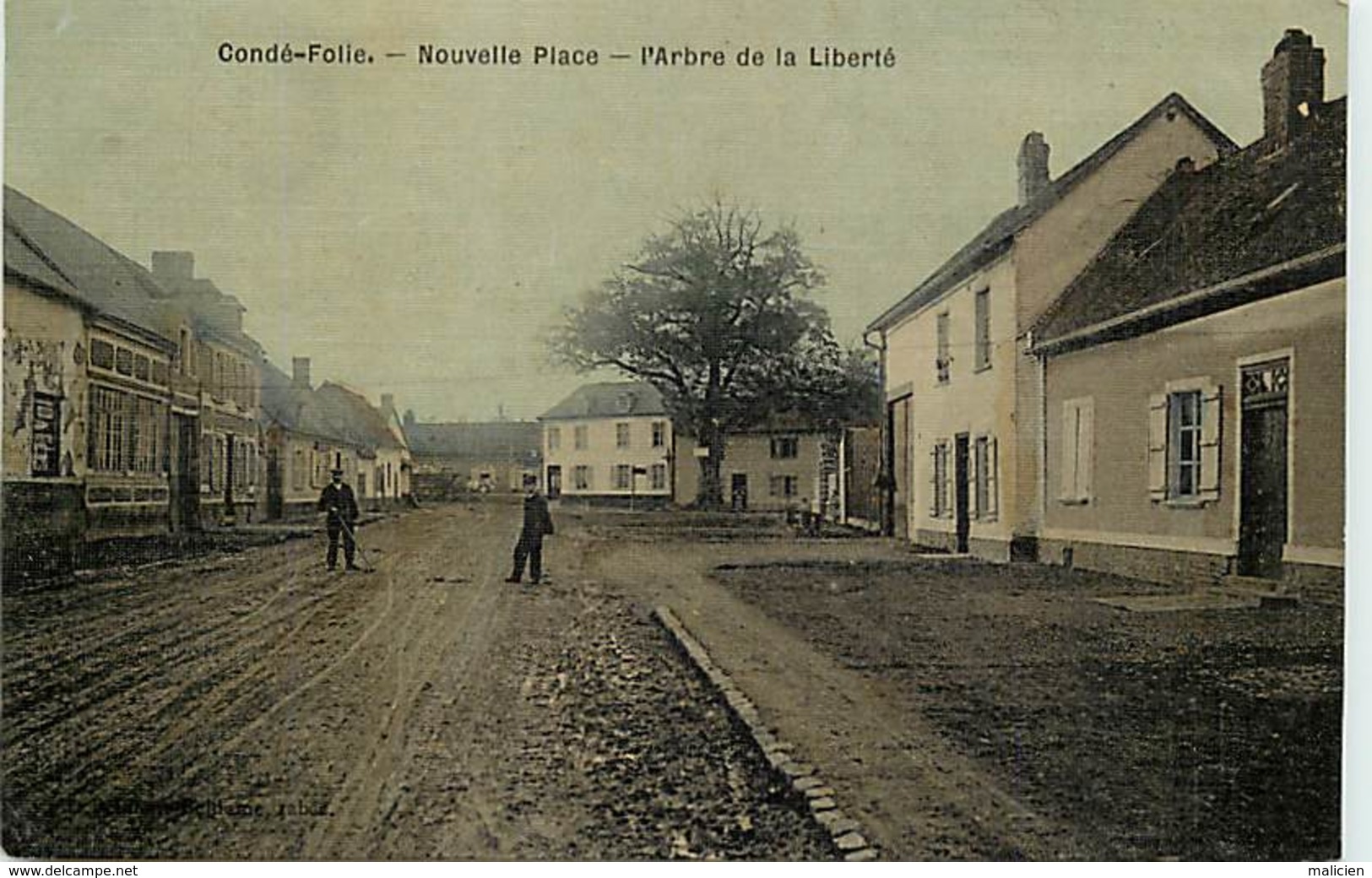 - Somme - Ref-C121- Conde Folie - Nouvelle Place -l Arbre De La  Liberté - Arbres De La Liberté - Arbres - - Autres & Non Classés