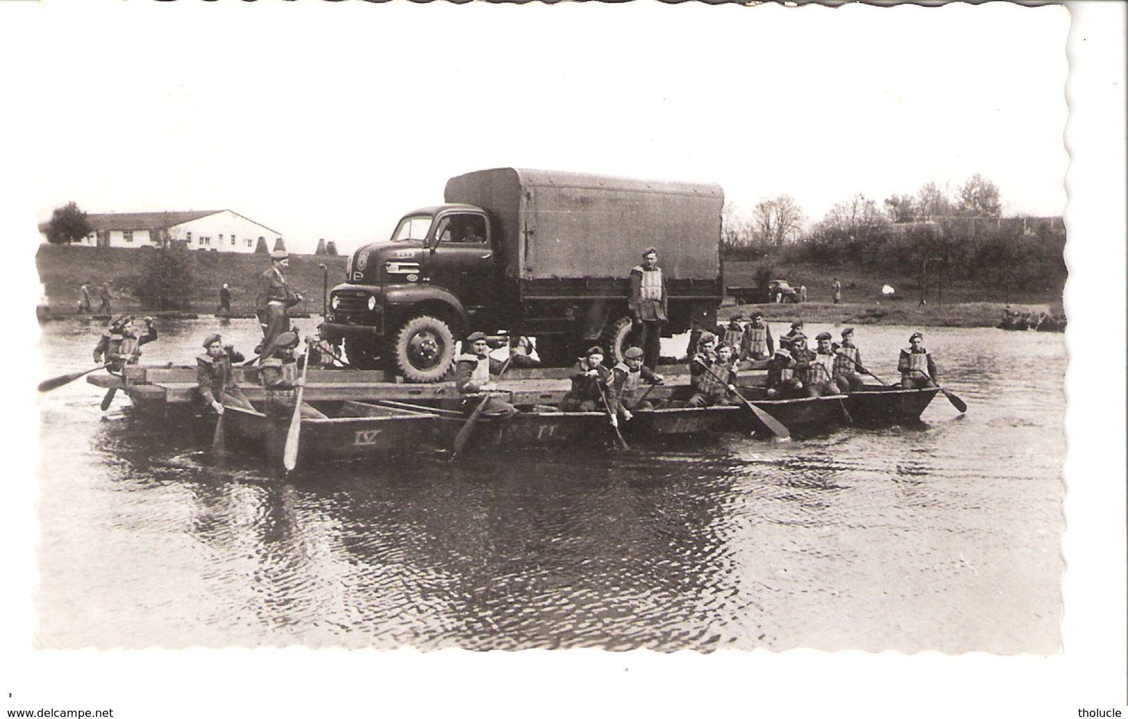 Militaria-Belgisch Leger-Armée Belge-Vrachtwagen Per Vlot Gevoerd-Camion-Vignette "Ik Sta Voor Mijn Land"-1955-Rare - Manoeuvres