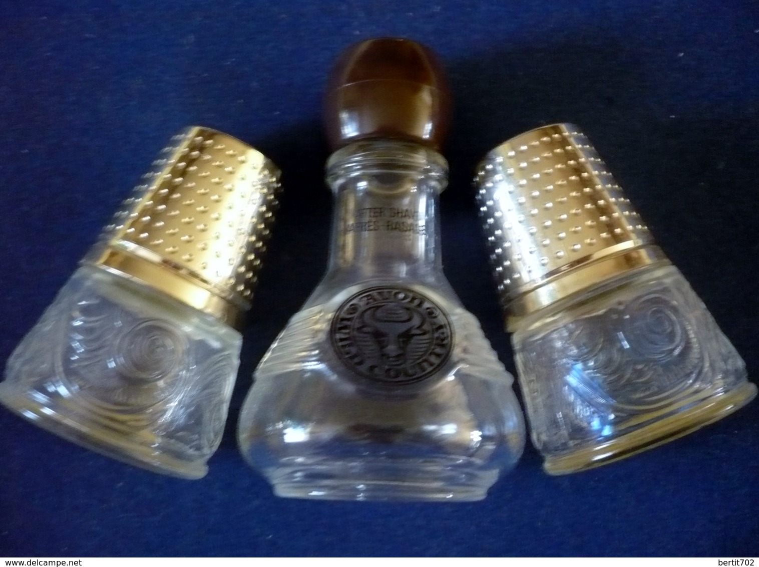 Lot De 3 FLACONS AVON  - 1 WILD COUNTRY After Shave  Et 2 "salières" THIMBLE DECANTER Eau De Cologne - Flacons (vides)