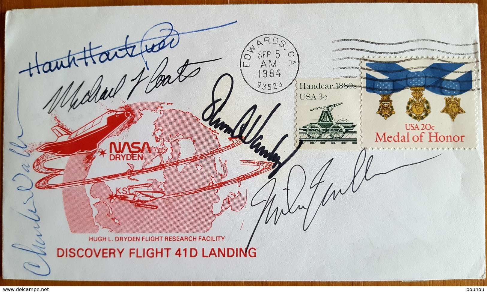 - US - ASTRONAUTES - AUTOGRAPHES STS 41D - Hartsfield, Coats, Hawley, Mullane Walker - United States