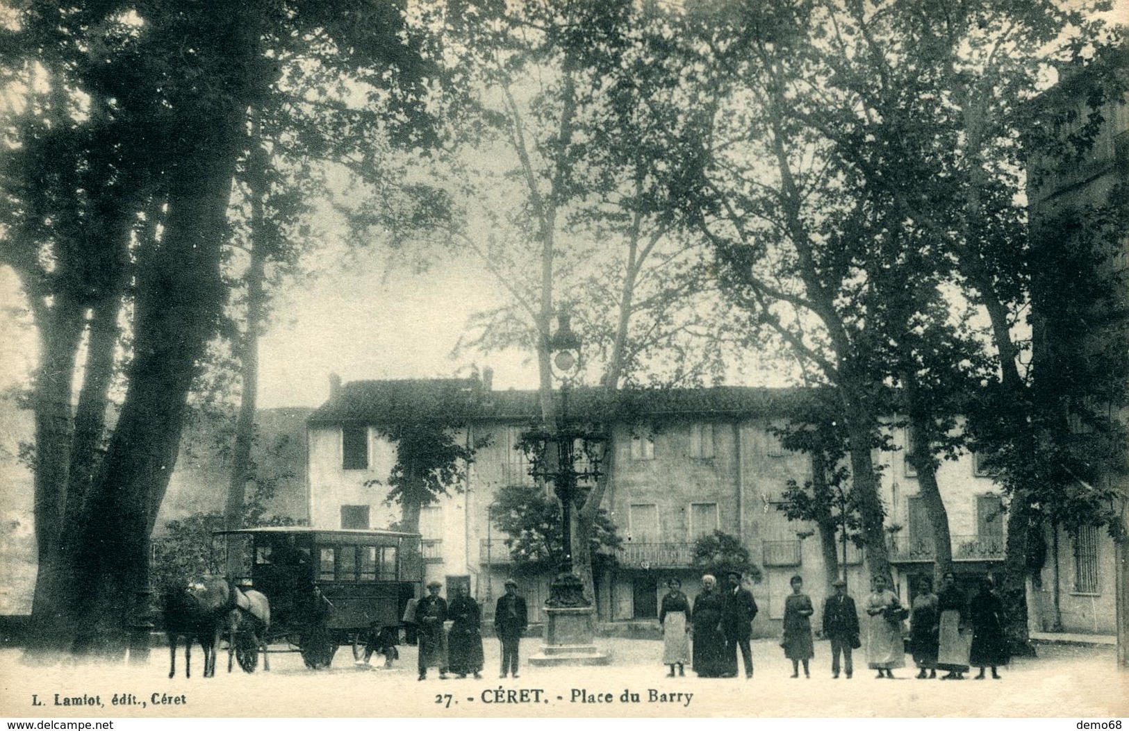 CERET Place Du Barry Superbe Car Avec Véhicule Hippomobile - Ceret