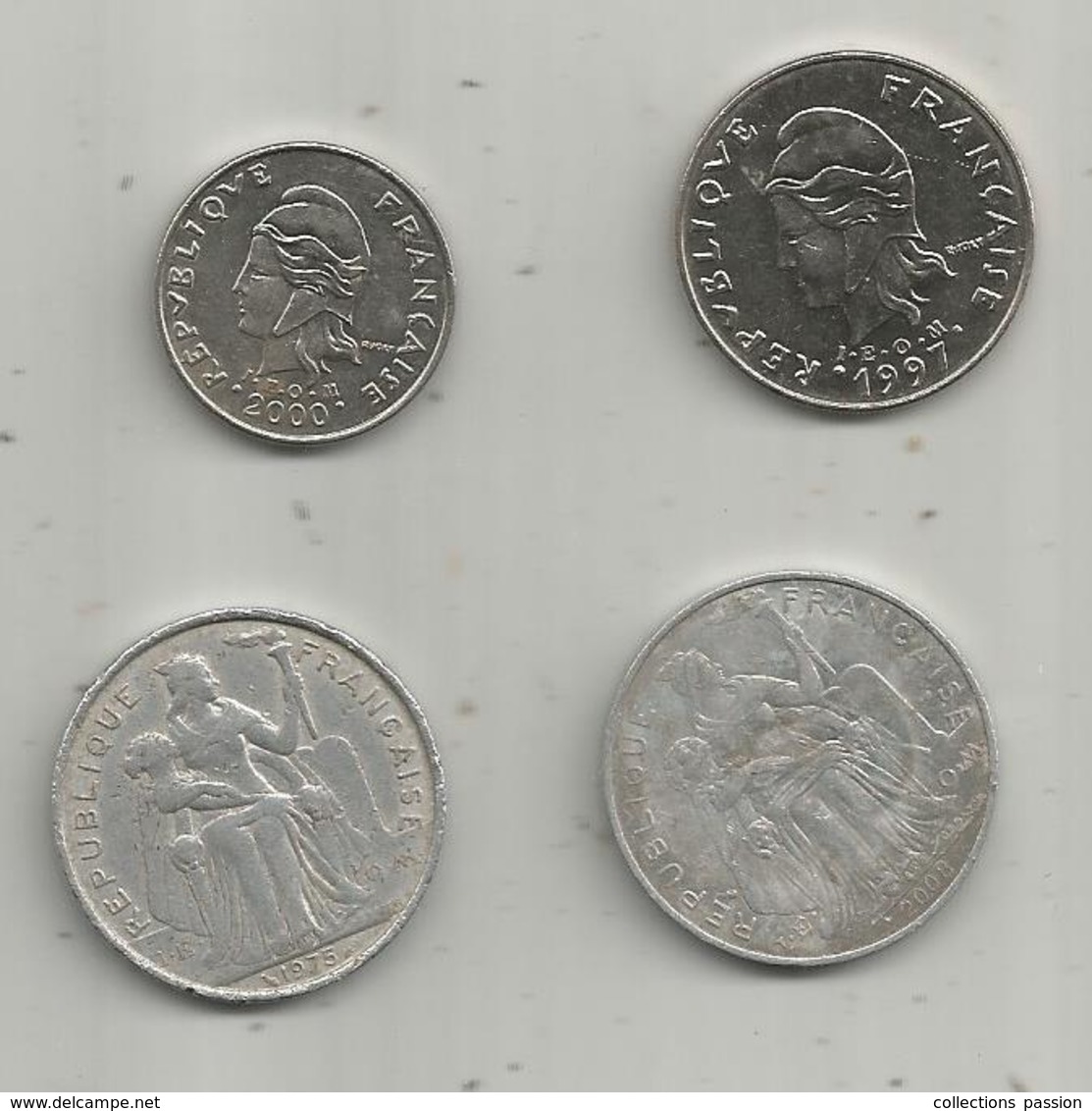 Monnaie , POLYNESIE FRANCAISE , 20 F 1997; 10 F 2000; 5 F 1975; 5f 2008; 2 Scans, LOT DE 4 MONNAIES - French Polynesia