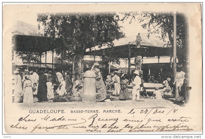 ***  GUADELOUPE  *** GUADELOUPE  Basse Terre Marché - TTB (petit Pli) - Basse Terre