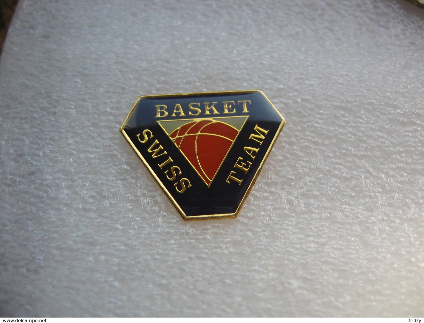 Pin's Du Club De Basket "Swiss Basket Team" - Basketball