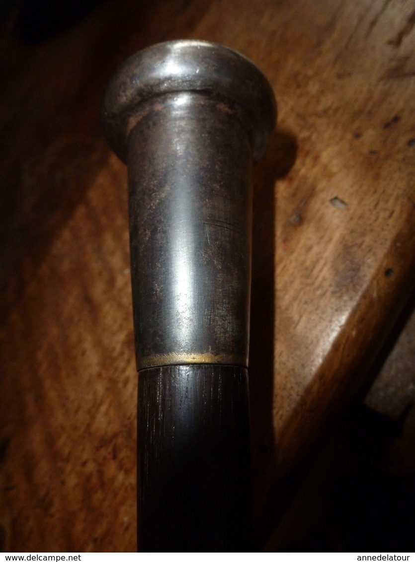 Pommeau De Canne Ancienne (métal Et Sertissage Non Défini ) Avec Partie En Bois De Palissandre , Longueur  = 25cm - Autres & Non Classés
