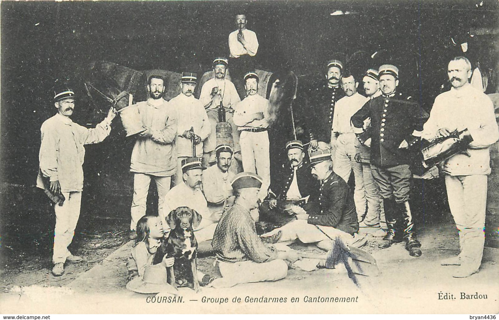 11 - COURSAN - GROUPE DE GENDARMES EN CANTONNEMENT - GENDARMERIE - RARE - édition; Bardou - Autres & Non Classés